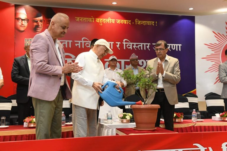 पार्टी सुदृढीकरणका लागि एमालेको राष्ट्रिय कार्यशाला, केपी ओलीद्वारा उदघाटन